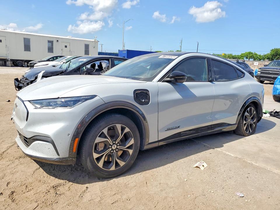 2023 FORD MUSTANG MACH-E PREMIUM - 1