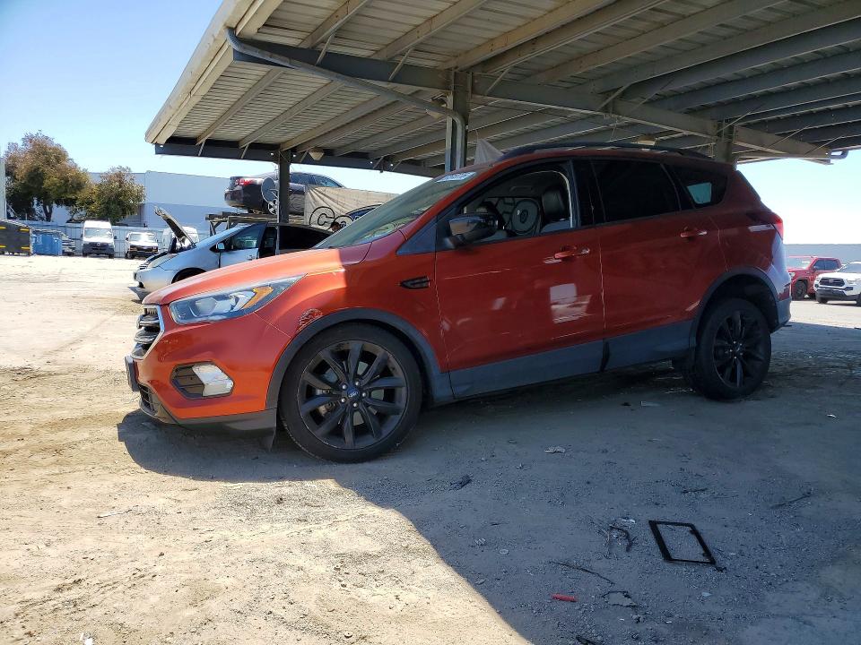 2019 FORD ESCAPE SE - 1