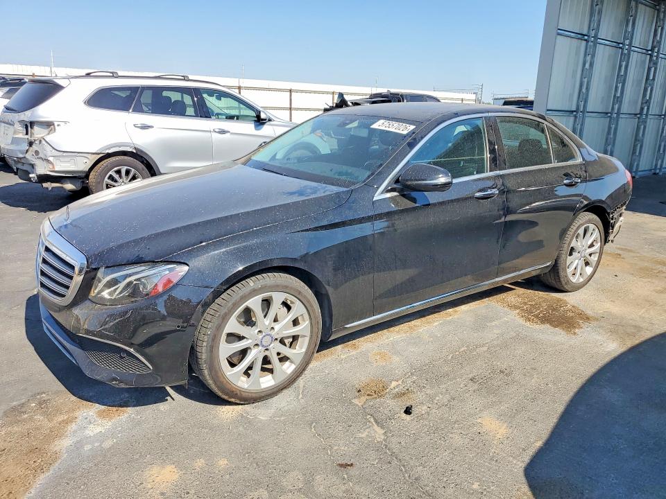 2017 MERCEDES-BENZ E 300 - 1