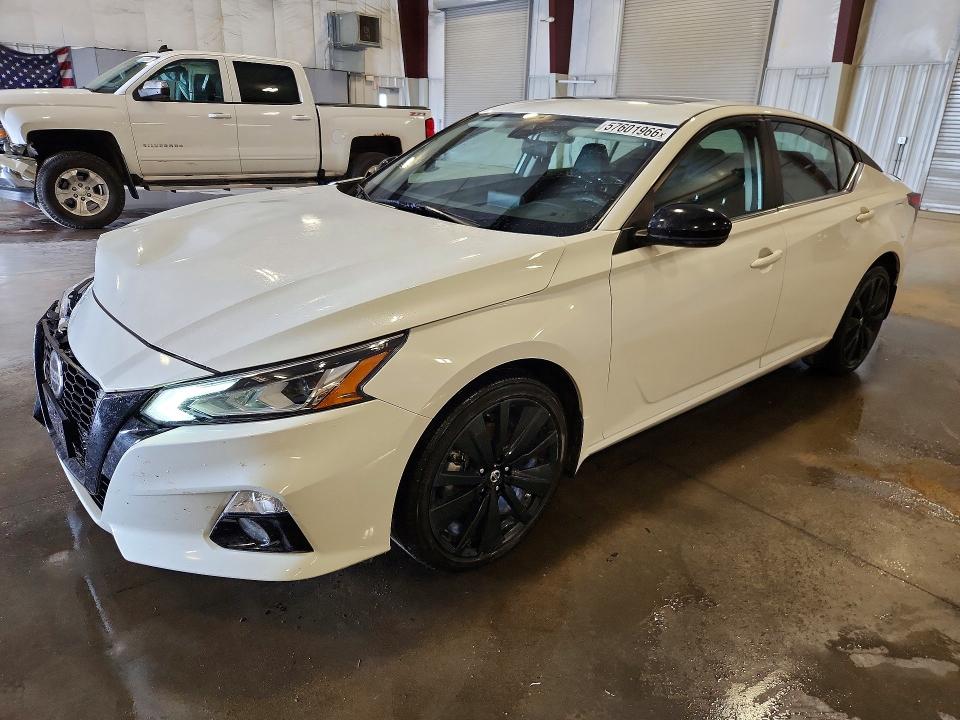 2022 NISSAN ALTIMA SR - 1