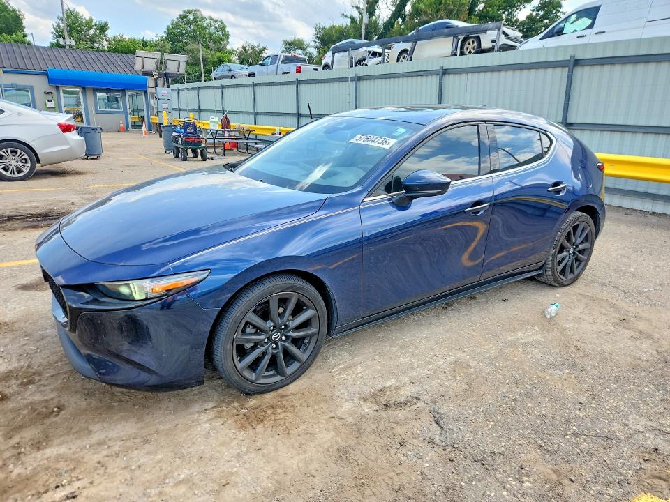 2020 MAZDA 3 PREMIUM - 1