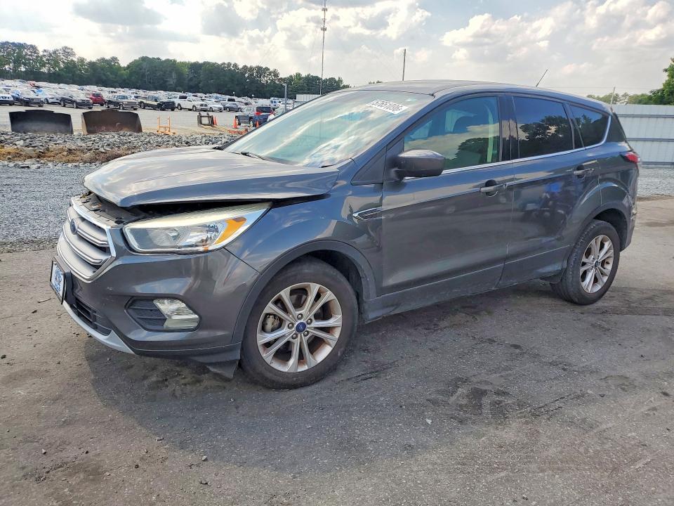 2017 FORD ESCAPE SE - 1