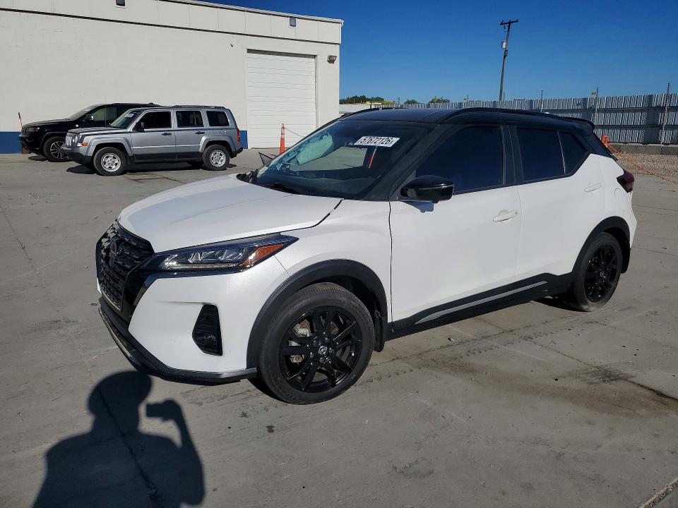2021 NISSAN KICKS SR - 1