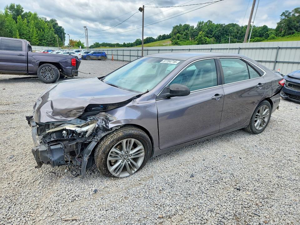 2017 TOYOTA CAMRY SE - 1