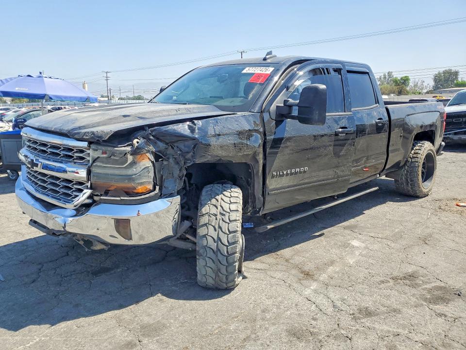 2017 CHEVROLET SILVERADO K1500 LT - 1