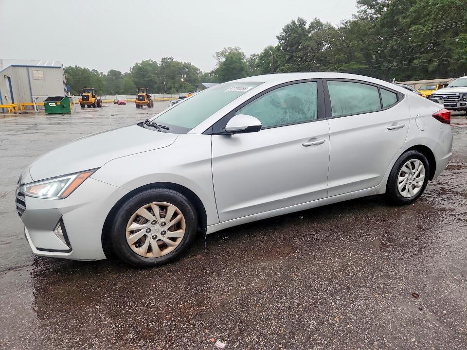 2019 HYUNDAI ELANTRA SE - 1