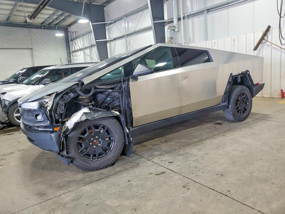 2024 TESLA CYBERTRUCK - 1