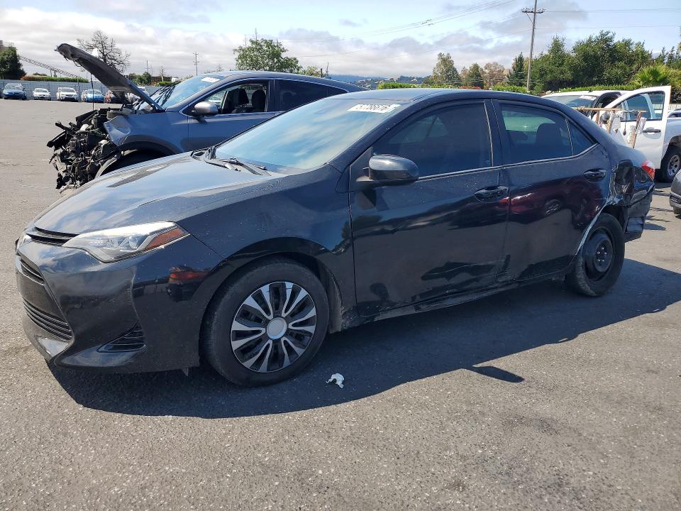 2018 TOYOTA COROLLA LE - 1