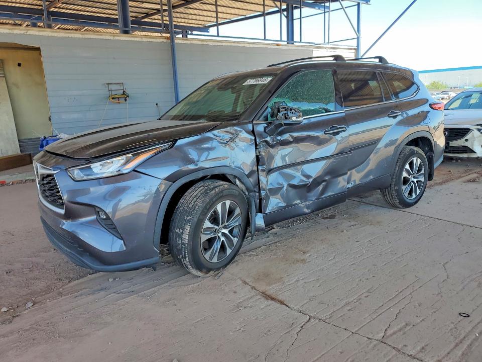 2020 TOYOTA HIGHLANDER XLE - 1