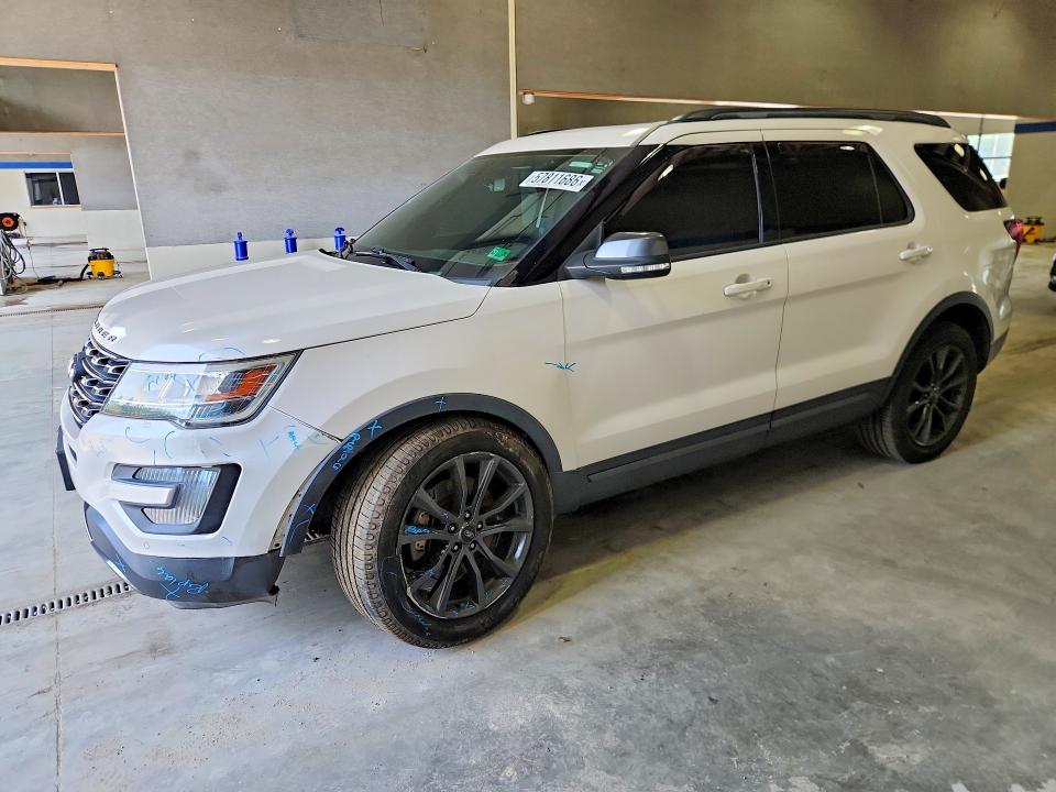 2017 FORD EXPLORER XLT - 1