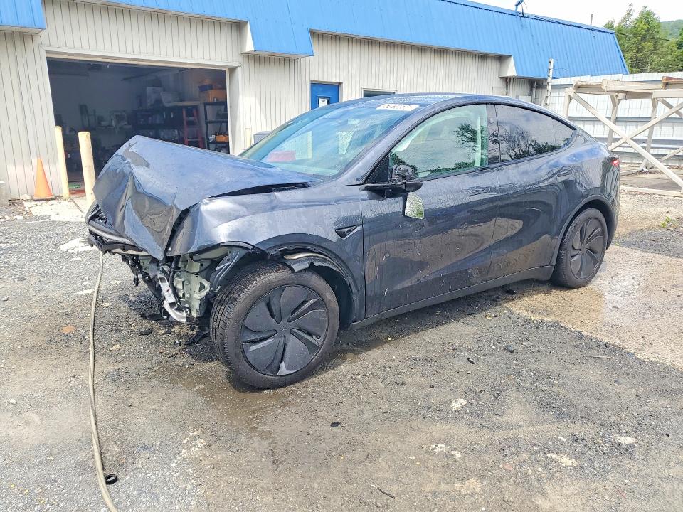 2026 TESLA MODEL Y - 1