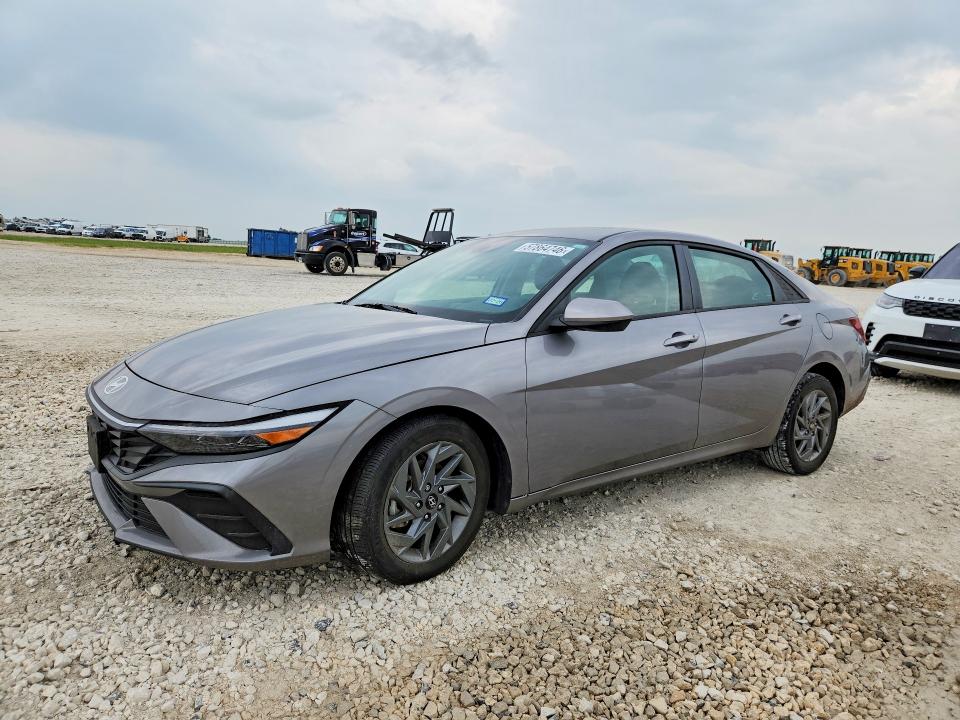 2024 HYUNDAI ELANTRA SEL - 1