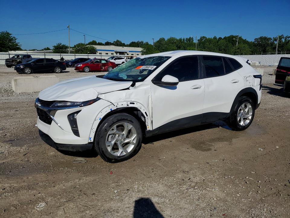 2024 CHEVROLET TRAX LS - 1