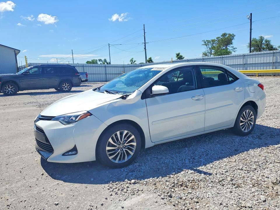2017 TOYOTA COROLLA XLE - 1