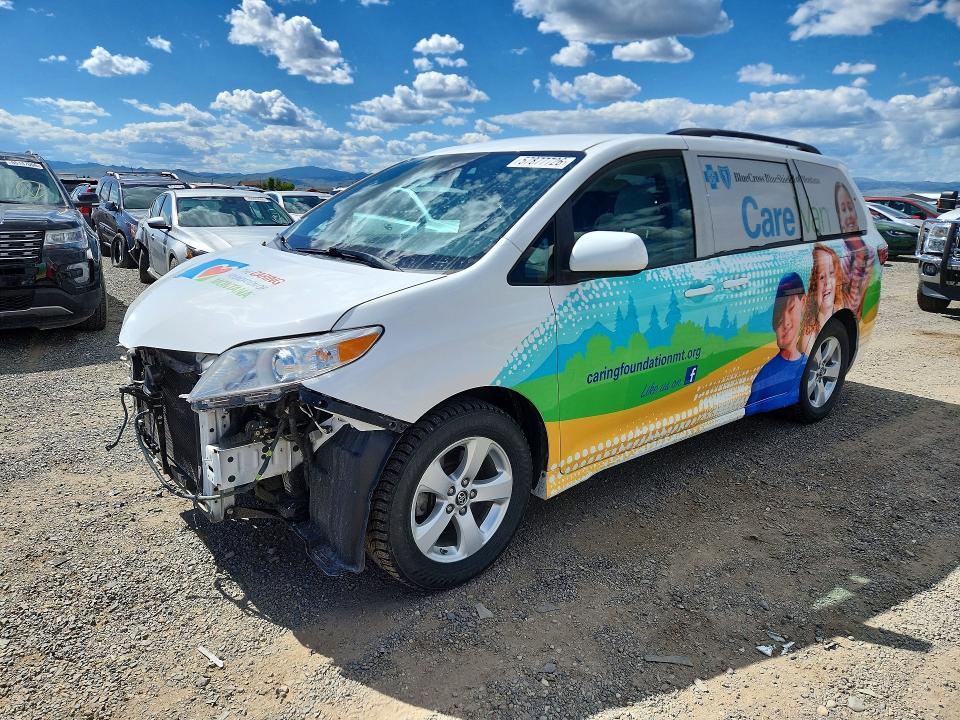 2018 TOYOTA SIENNA LE - 1