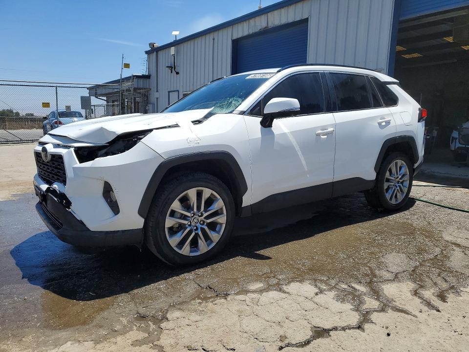 2020 TOYOTA RAV4 XLE PREMIUM - 1