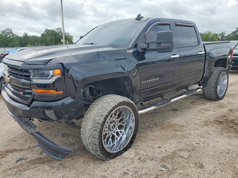 2017 CHEVROLET SILVERADO K1500 LT - 1