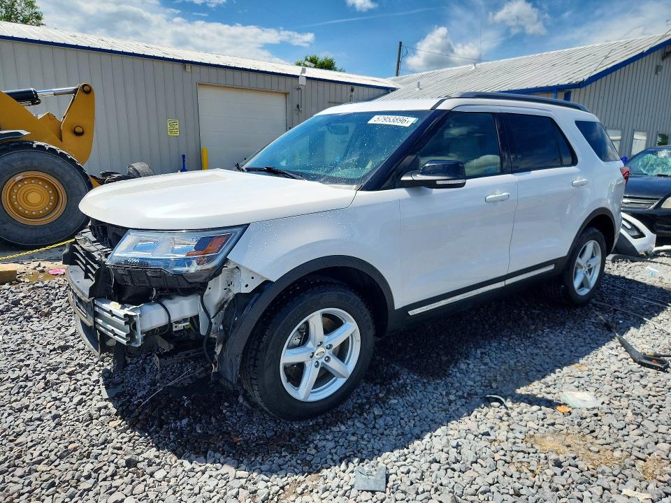 2017 FORD EXPLORER XLT - 1