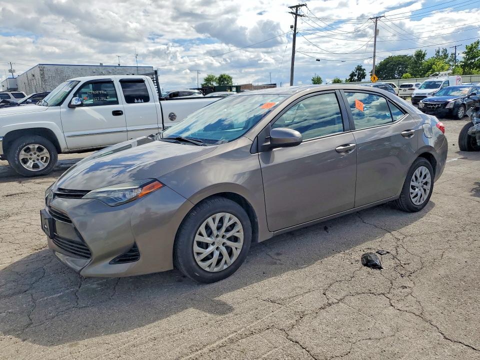 2017 TOYOTA COROLLA LE - 1
