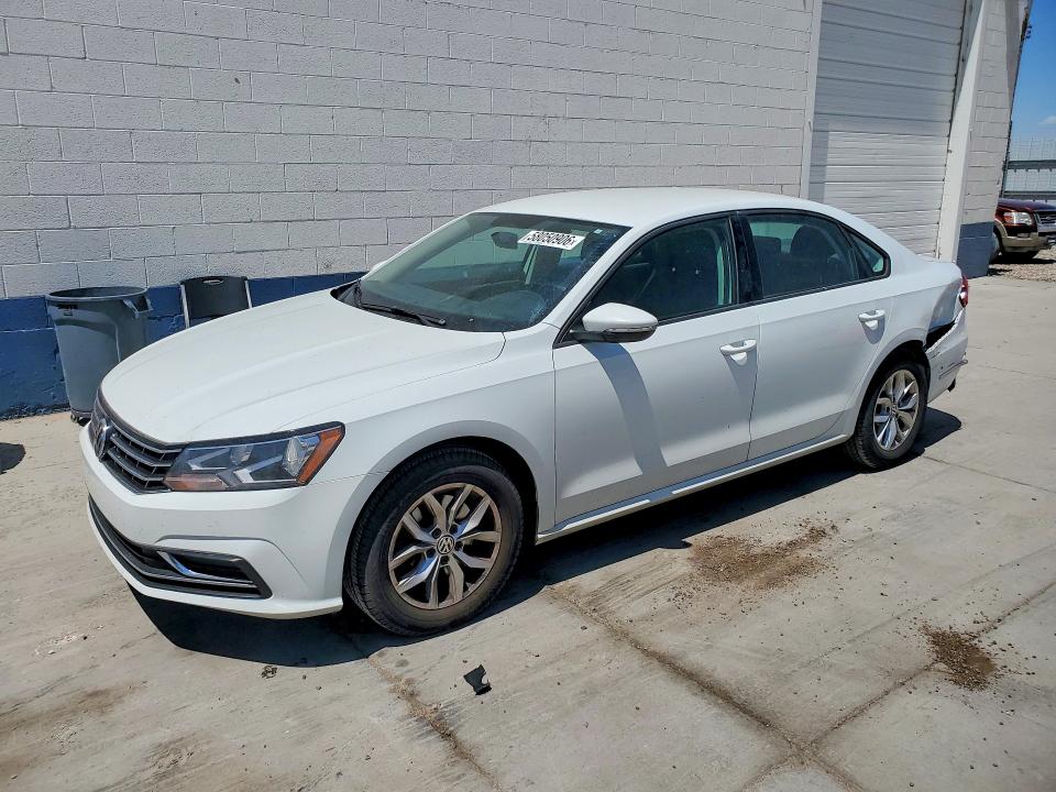 2018 VOLKSWAGEN PASSAT S - 1