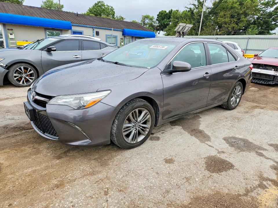 2016 TOYOTA CAMRY SE - 1