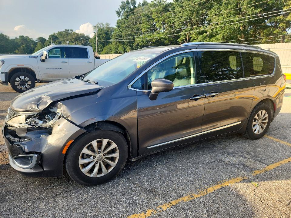 2019 CHRYSLER PACIFICA TOURING L - 1