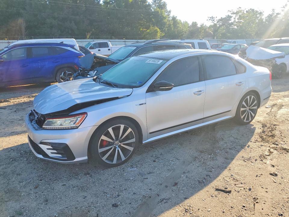 2018 VOLKSWAGEN PASSAT GT - 1