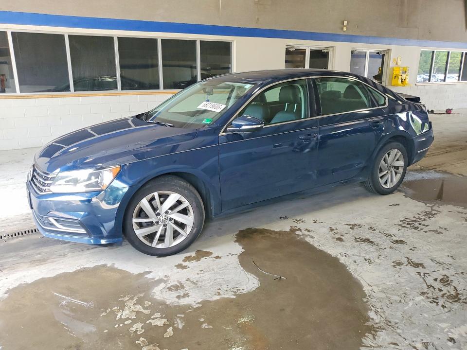 2018 VOLKSWAGEN PASSAT SE - 1
