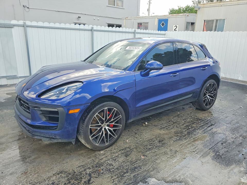 2024 PORSCHE MACAN S - 1