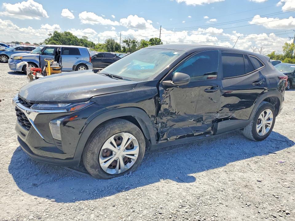 2024 CHEVROLET TRAX LS - 1