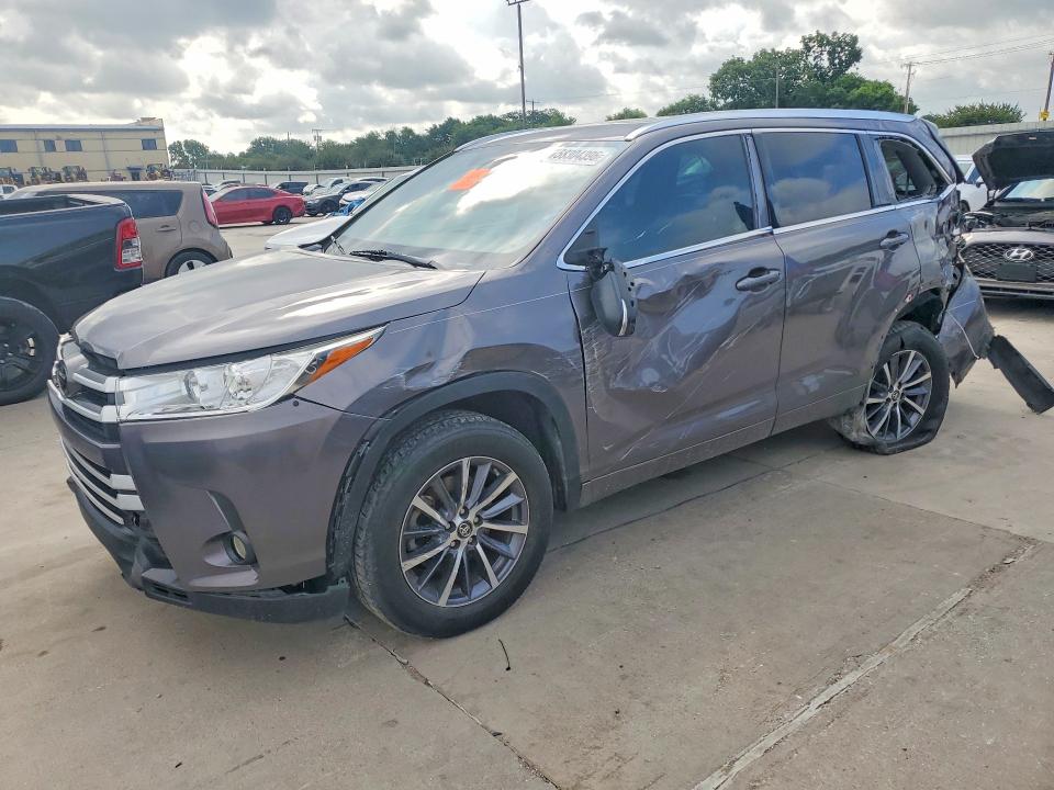 2017 TOYOTA HIGHLANDER XLE - 1