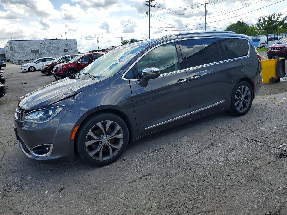 2017 CHRYSLER PACIFICA LIMITED - 1