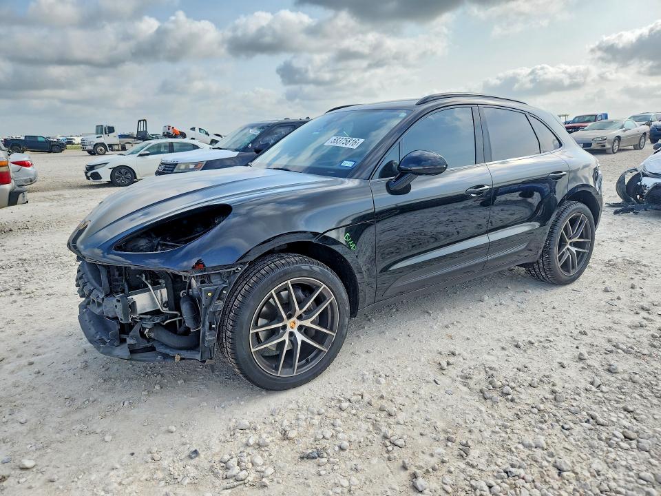 2022 PORSCHE MACAN - 1
