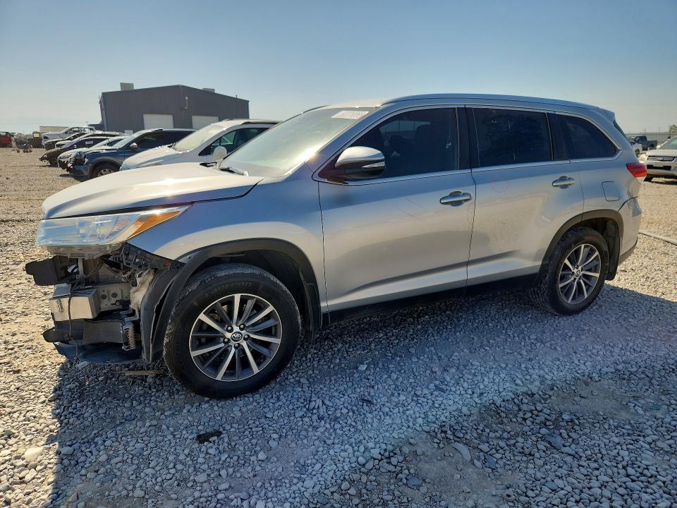 2019 TOYOTA HIGHLANDER XLE - 1