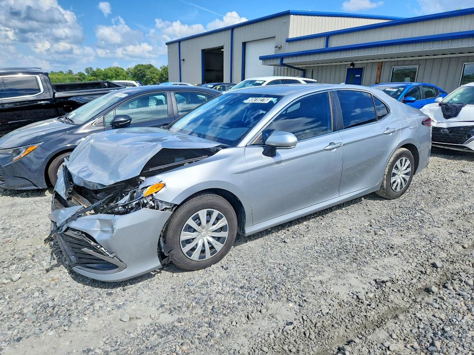 2022 TOYOTA CAMRY LE - 1