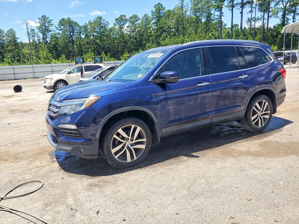 2017 HONDA PILOT TOURING - 1