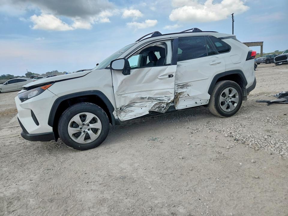 2020 TOYOTA RAV4 LE - 1