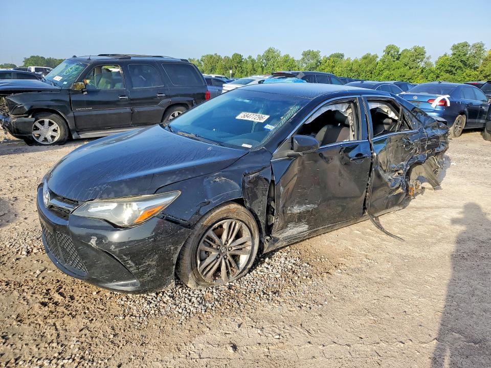 2017 TOYOTA CAMRY SE - 1