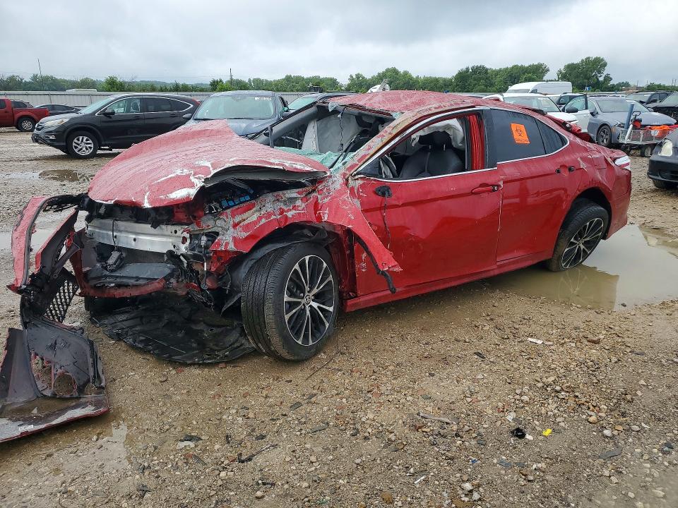 2020 TOYOTA CAMRY SE - 1