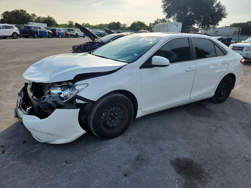 2016 TOYOTA CAMRY LE - 1