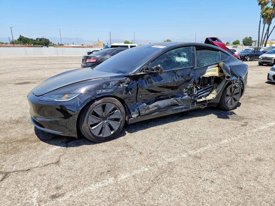 2025 TESLA MODEL 3 - 1
