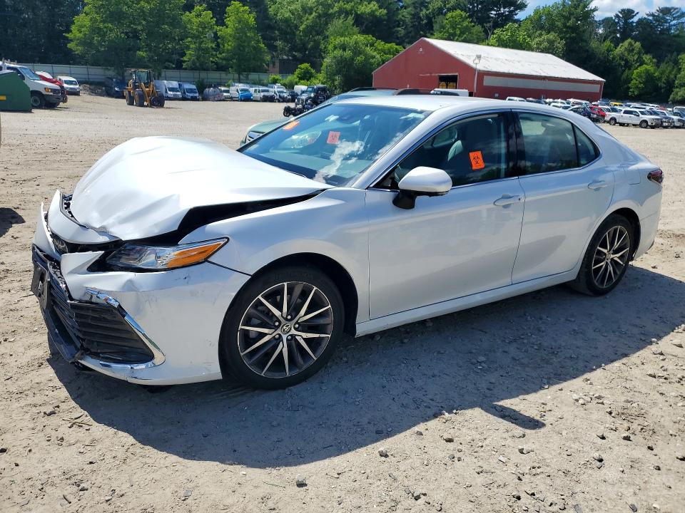 2023 TOYOTA CAMRY XLE - 1