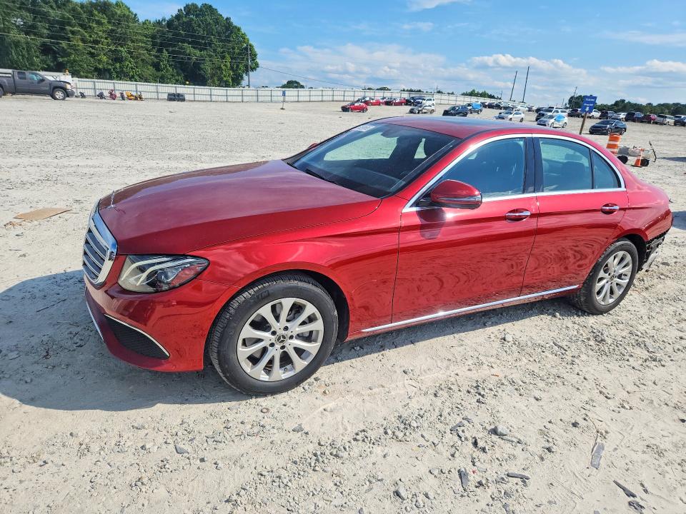 2019 MERCEDES-BENZ E 300 - 1