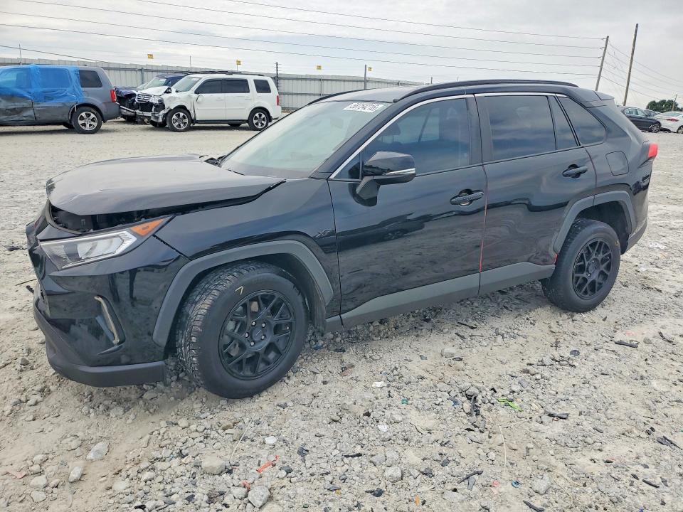 2020 TOYOTA RAV4 XLE - 1