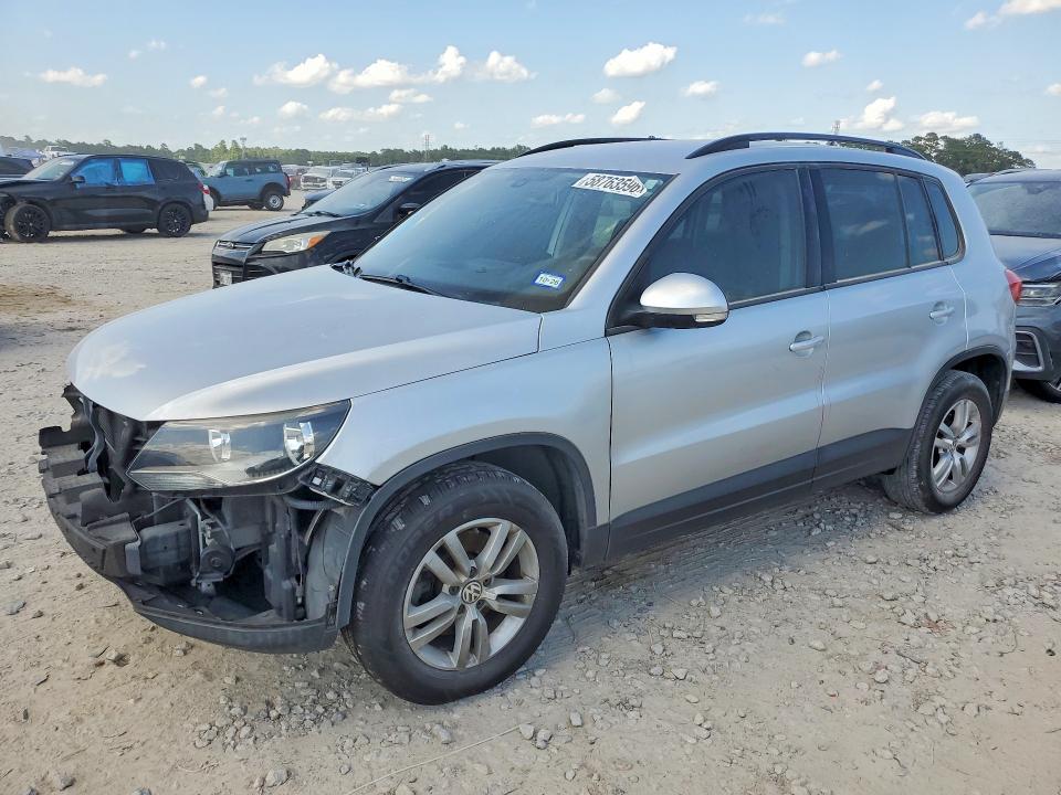 2016 VOLKSWAGEN TIGUAN S - 1