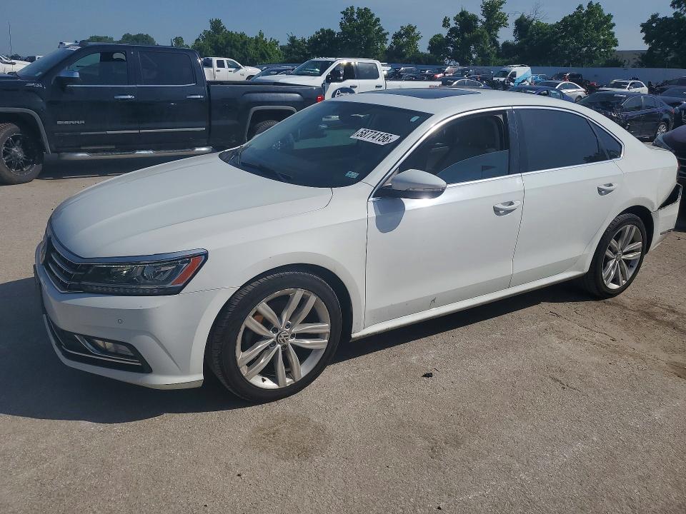 2018 VOLKSWAGEN PASSAT SE - 1