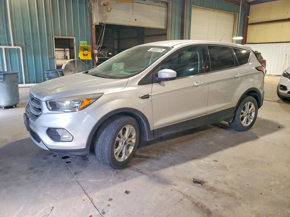 2017 FORD ESCAPE SE - 1