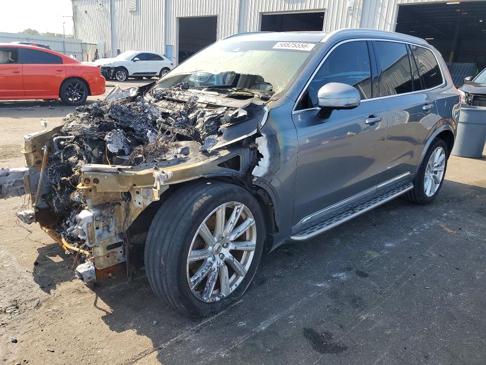 2016 VOLVO XC90 T6 - 1