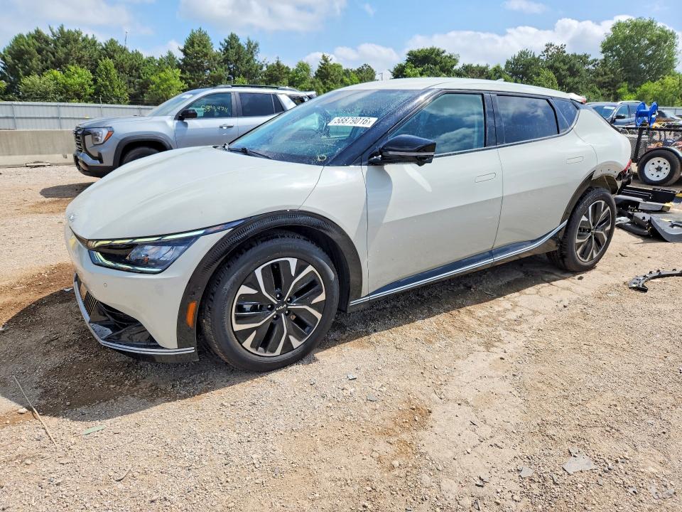 2022 KIA EV6 WIND - 1