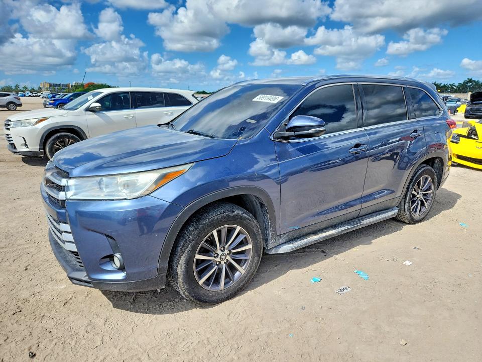 2019 TOYOTA HIGHLANDER XLE - 1